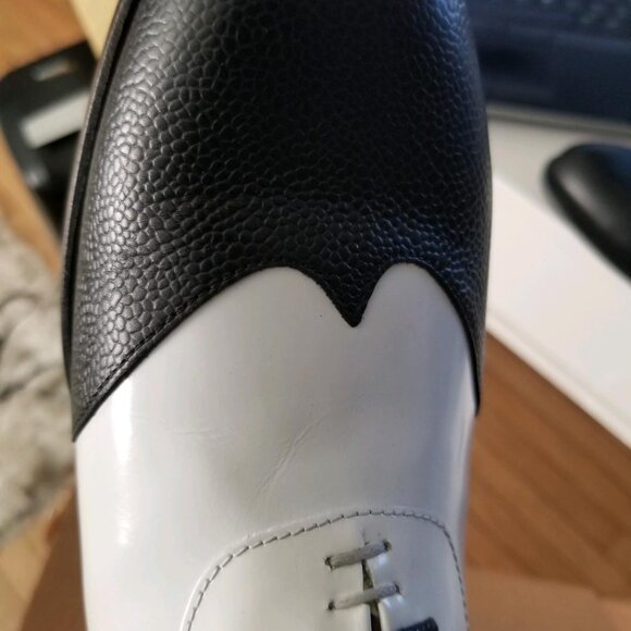 Office of Angela Scott size 41 new in box Black and White Never worn - Picture 4 of 8